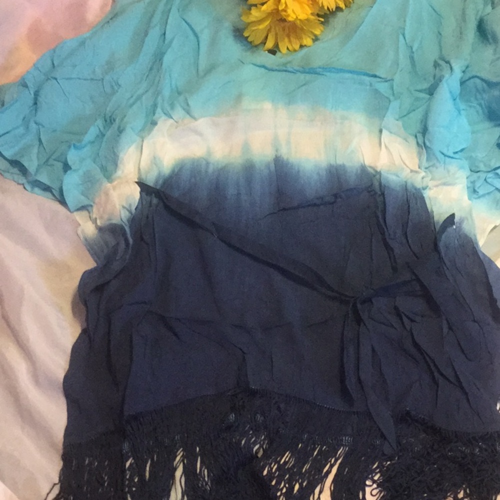 ❌DONATED❌Blue Tie Dye Cold Shoulder Lightweight Tunic Fringe Tunic Top - Picture 5 of 8